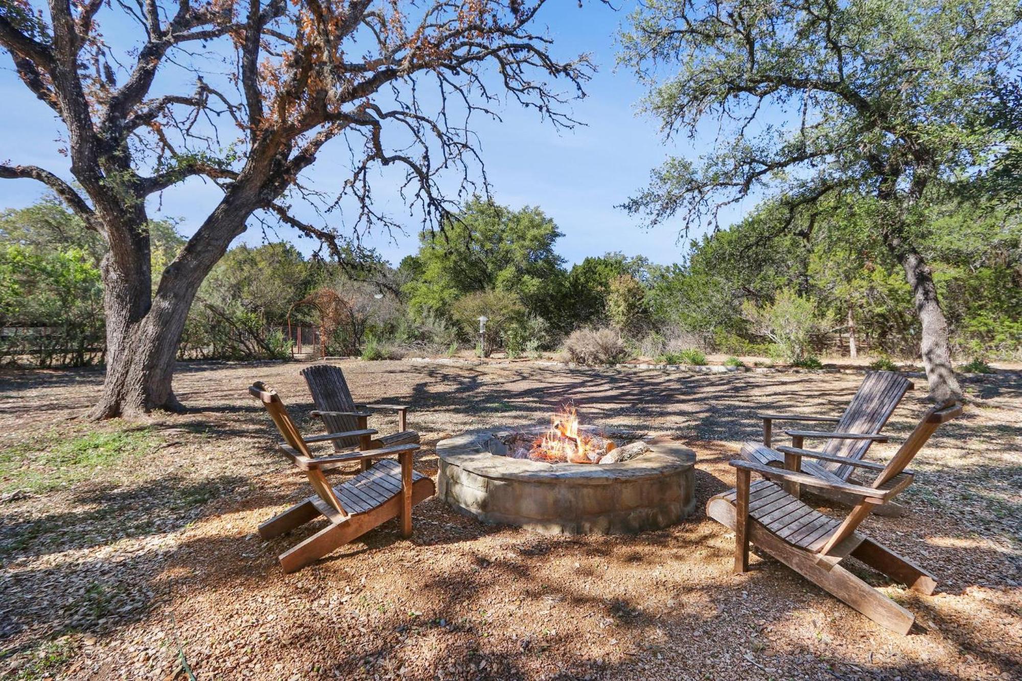 Red Donkey Cottage Wimberley Bagian luar foto
