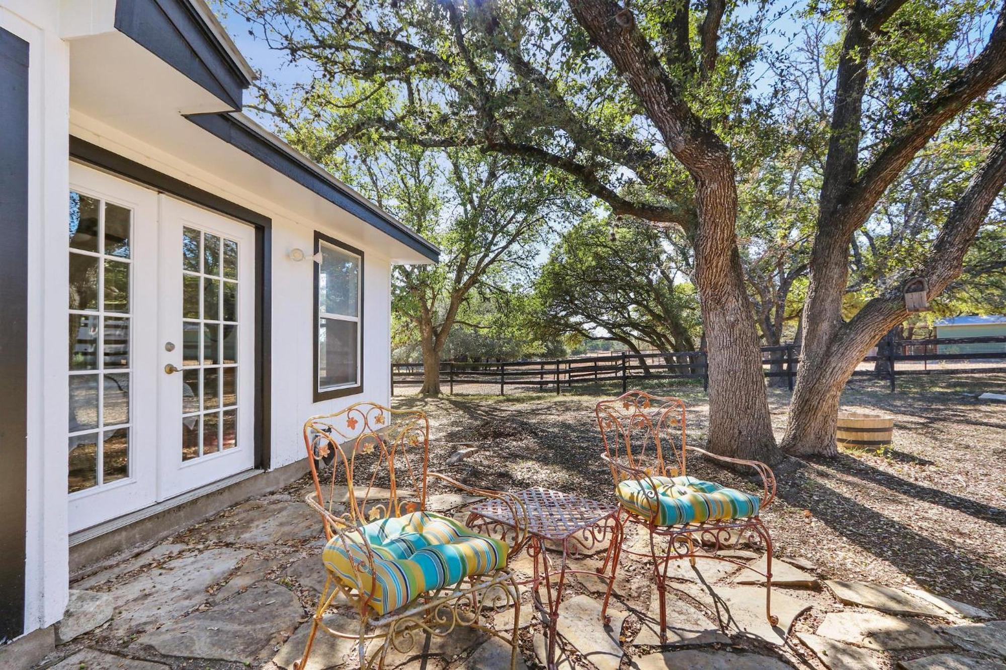 Red Donkey Cottage Wimberley Bagian luar foto