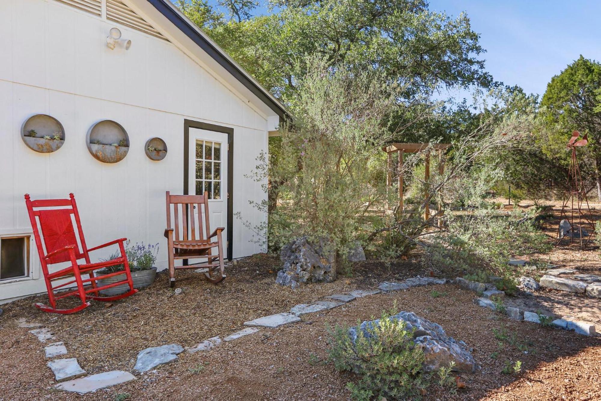 Red Donkey Cottage Wimberley Bagian luar foto