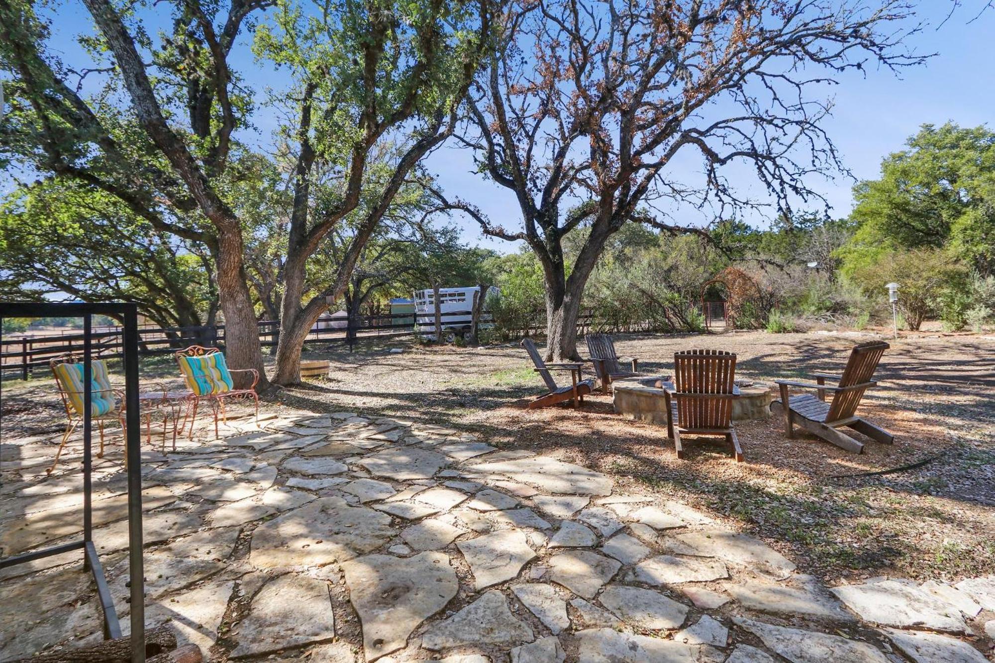 Red Donkey Cottage Wimberley Bagian luar foto